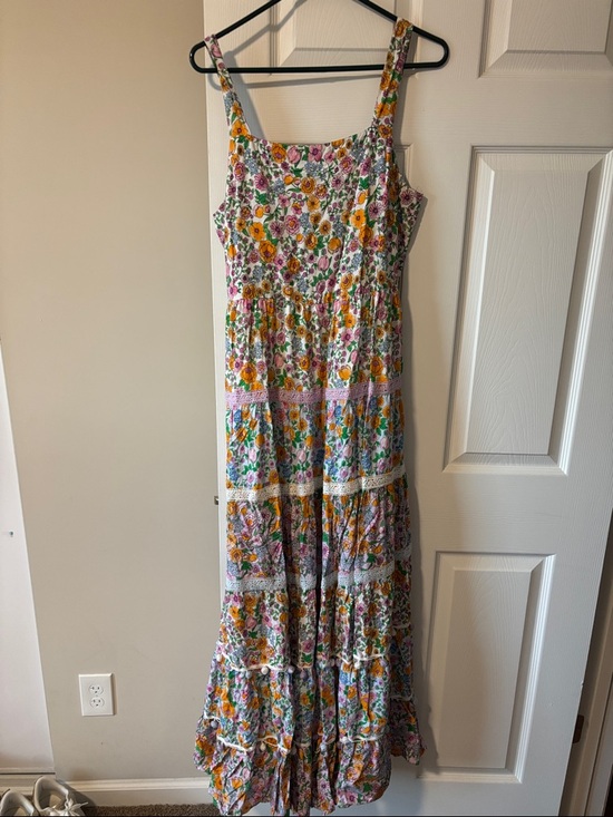 crown & ivy Dresses & Skirts - crown & ivy Floral Maxi Dress in White, Yellow & Pink Size L